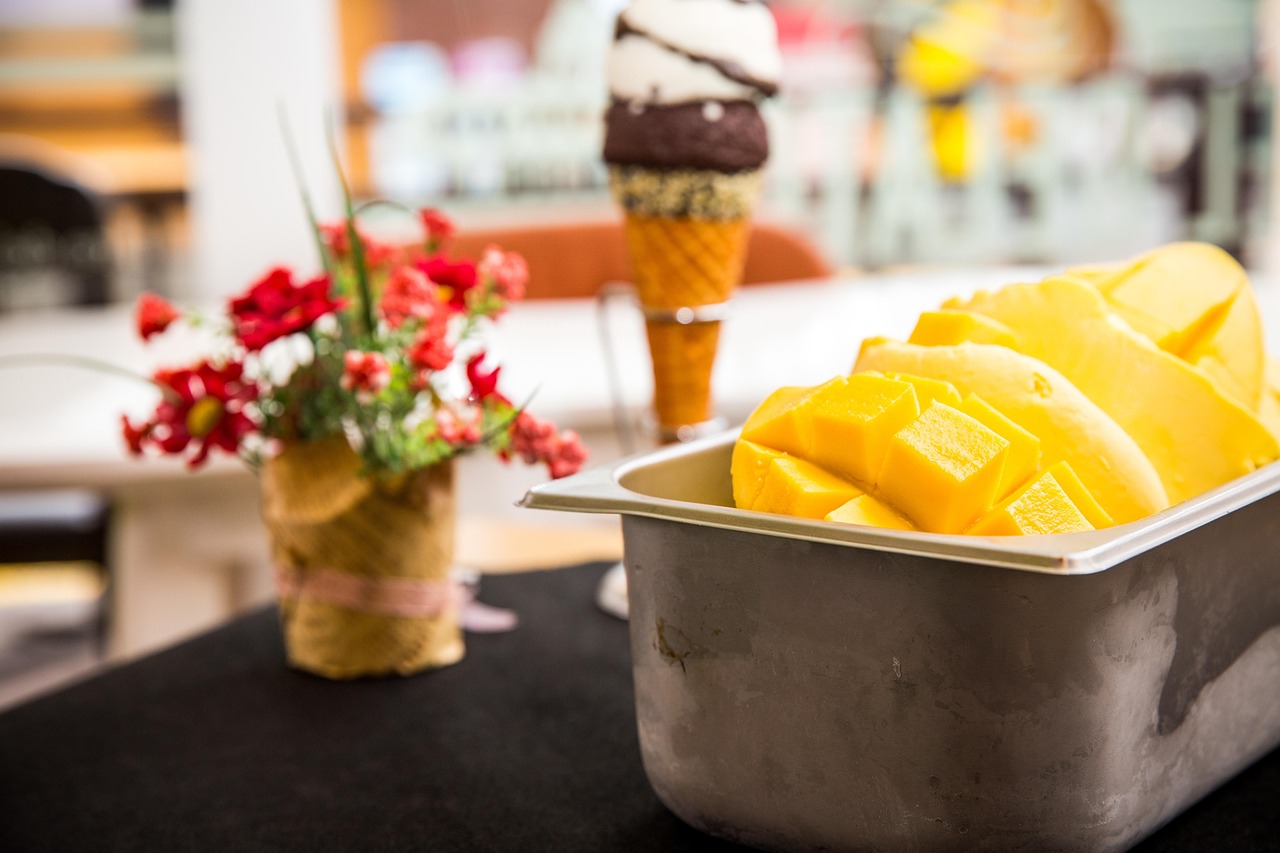 mangoes, ice cream, dessert, food, fruit, snack, gelato, mango ice cream, flavor, sweet, tasty, delicious, container, cafe, mangoes, mangoes, mangoes, mangoes, mangoes