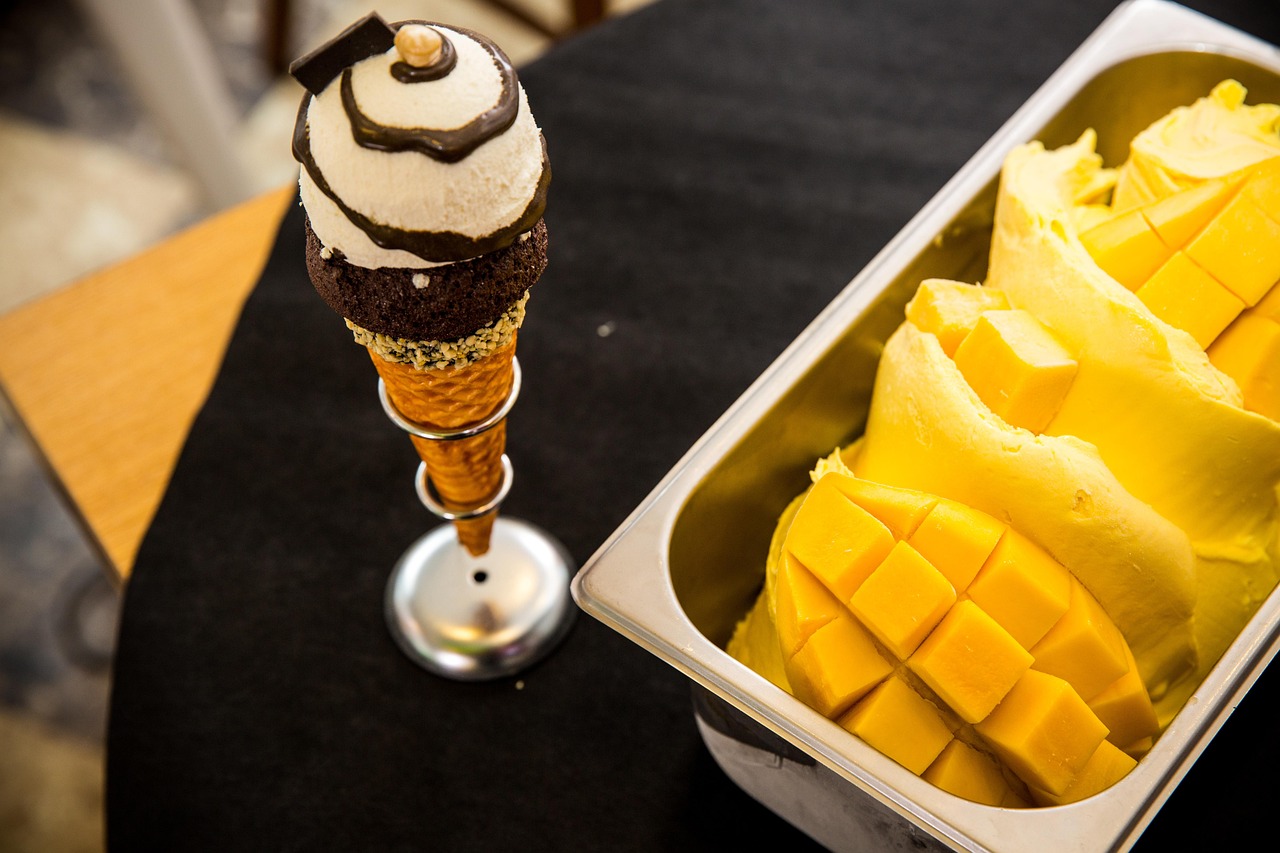 ice cream, mangoes, dessert, food, fruit, snack, gelato, mango ice cream, ice cream cone, flavor, sweet, tasty, delicious, container, cafe, mangoes, mangoes, mangoes, mangoes, mangoes, gelato
